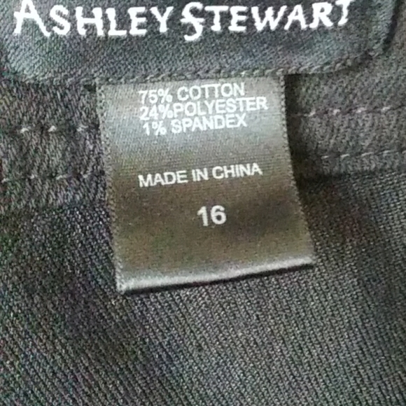 Jean - Picture 3 of 3